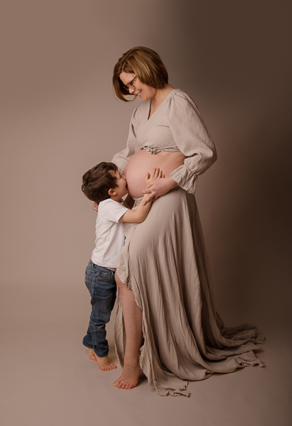 Babybauchshooting im Studio