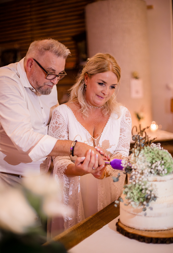 Hochzeitstorte im Naget Cake Stile