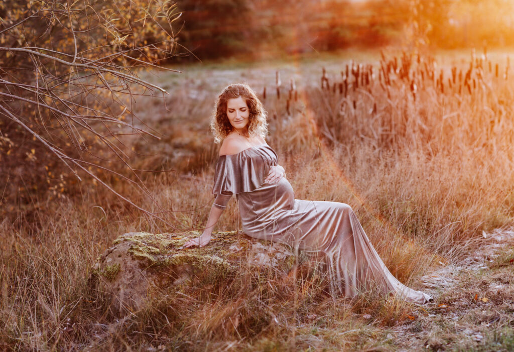 Babybauchshooting in der Abendsonne